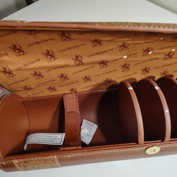 Liga Privada T52 Weekender Cigar and Watch Case Barrel Shaped - Picture 12 of 15